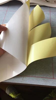 Selbstklebendes Thermalsticker-Etikett für benutzerdefinierte Aufkleber Papier Jumbo Roll