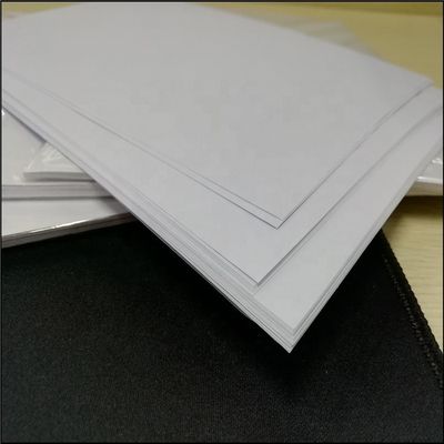45% Oberflächenglanz A4 Jumbo-Papierrolle Anpassbar mit akzeptabler Bestellung
