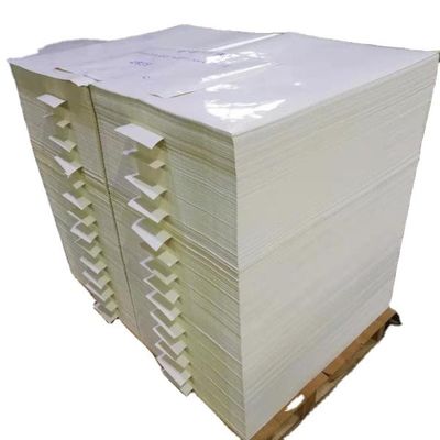 Aufkleberpapier mit Heißschmelzmittel für die Kennzeichnung und Markierung von Produkten