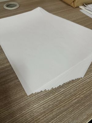 Nicht beschichtetes hochflächiges, holzfreies Offsetbuchpapier, hergestellt für die individuelle Formproduktion