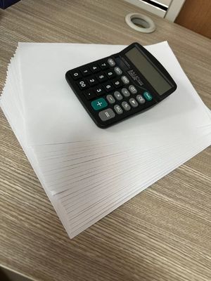 Nicht beschichtetes hochflächiges, holzfreies Offsetbuchpapier, hergestellt für die individuelle Formproduktion