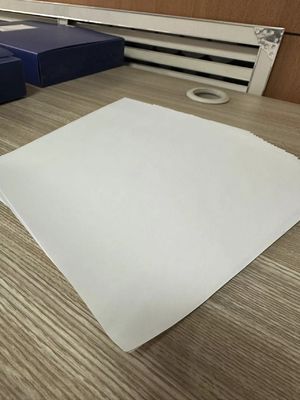 Nicht beschichtetes hochflächiges, holzfreies Offsetbuchpapier, hergestellt für die individuelle Formproduktion