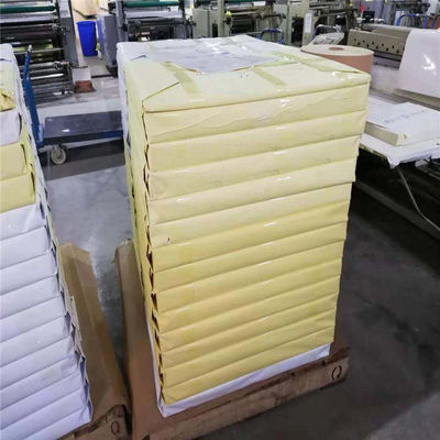 Individuelle Größe glänzende selbstklebende Aufkleberpapierrolle mit Anti-Curl-Technologie