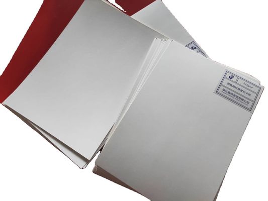Doppelseitig beschichtete Ningbo C2S-Kunstkartenplatte zum Drucken oder für Schachteln in Blättern oder Rollen