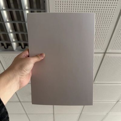 Anti-Curl-Elfenbeinpapier 210/230/250/270/300gsm FBB/GC1/C1S mit chemischer Zellstoff und Standard