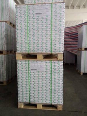 Anti-Curl Chenming unbeschichtet Holzfreies weißes Papier Glatte Schrift 100% Jungfruchtzellstoff
