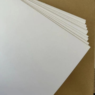 Hotselling-Druckpapier auf Maßstab 210/230/250/270/300gsm FBB/GC1/C1S von Standard