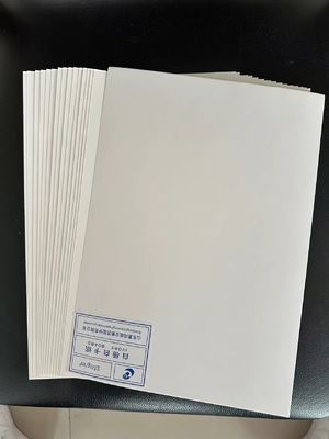 Hotselling-Druckpapier auf Maßstab 210/230/250/270/300gsm FBB/GC1/C1S von Standard