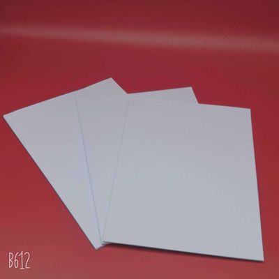 Weißes Holzfreies Offsetpapier für den Buchdruck