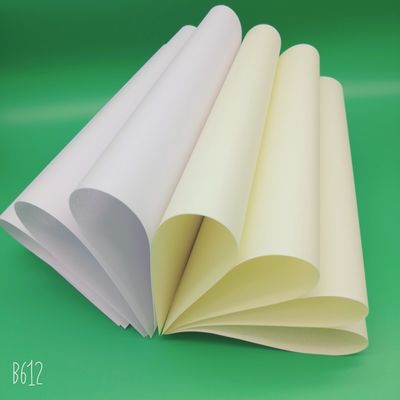 Holzzzellstoffpapier 68/78/98/118gsm Blech- oder Rollenverpackung Cremefarbe von Baiyun Mill