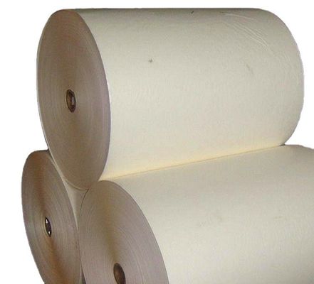 Offsetdruck von rohem weißem Farbpapier in verschiedenen Papiergrößen