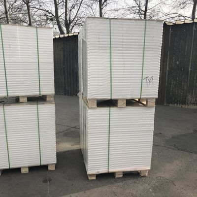 Zusammengestellte weiße einseitige Beschichtung Ningbo Fold FBB/Ivory Board/C1S für Kosmetikverpackungen